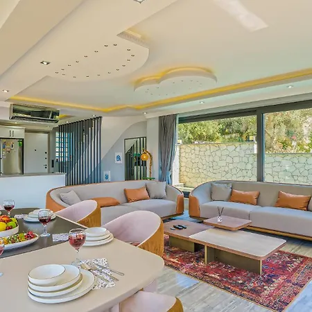 Kalkan Merkez'de Deniz Manzarali Lueks Отель