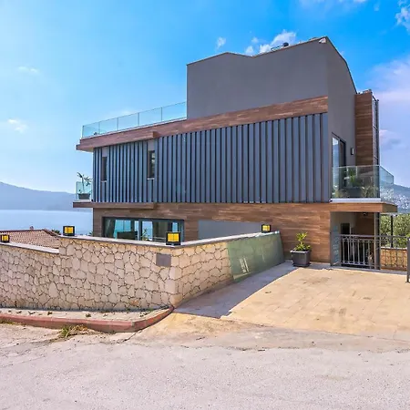 Отель Kalkan Merkez'de Deniz Manzarali Lueks *