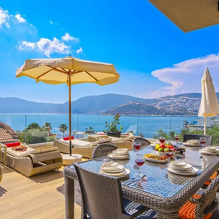 Kalkan Merkez'de Deniz Manzarali Lueks Kaş